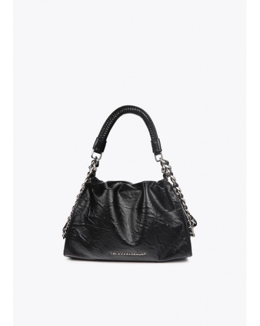 Bolso negro arrugado de Lola Casademunt