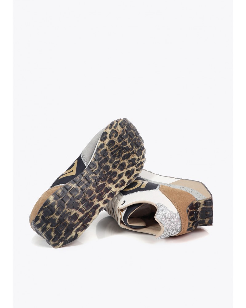Zapatillas con suela animal print de Lola Casademunt