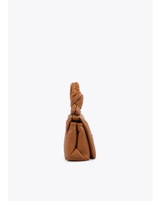Bolso con solapa camel de Lola Casademunt