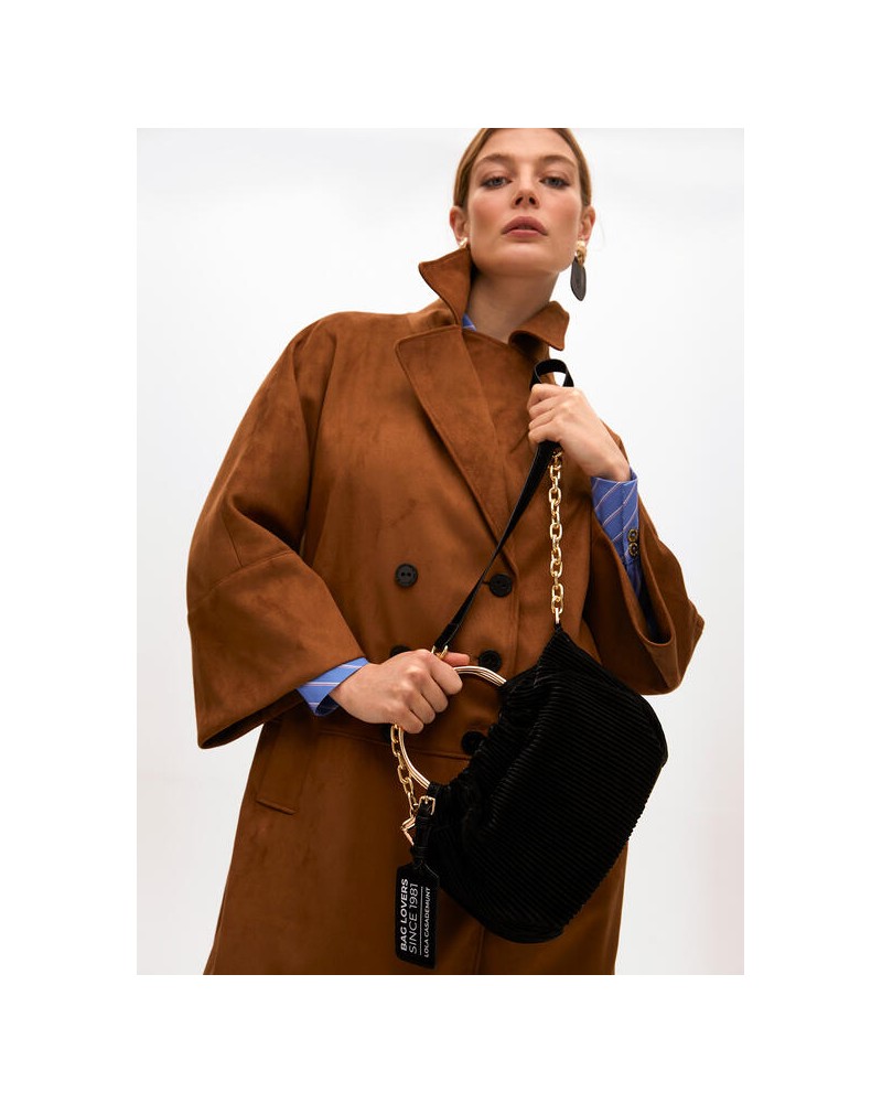 Bolso plisado engomado negro de Lola Casademunt