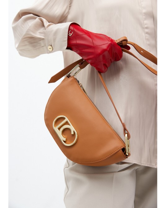 Bandolera media luna camel de Lola Casademunt