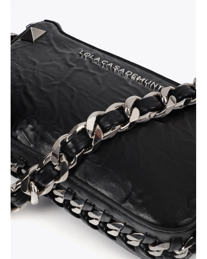 Bolso mini negro arrugado de Lola Casademunt