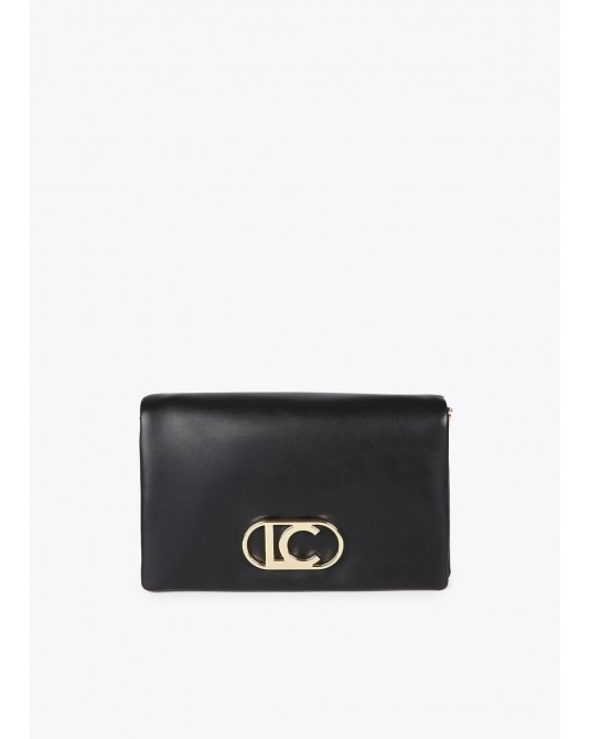 Bolso bandolera negro con solapa de Lola Casademunt
