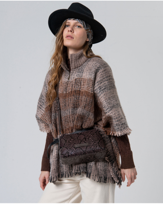 Poncho con cremallera MARRÒN de Surkana
