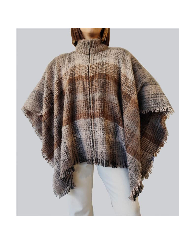 Poncho con cremallera MARRÒN de Surkana