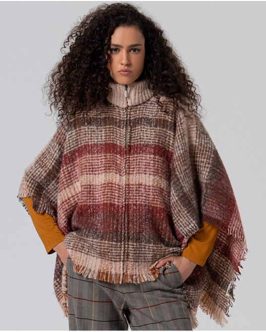 Poncho con cremallera GRANATE de Surkana