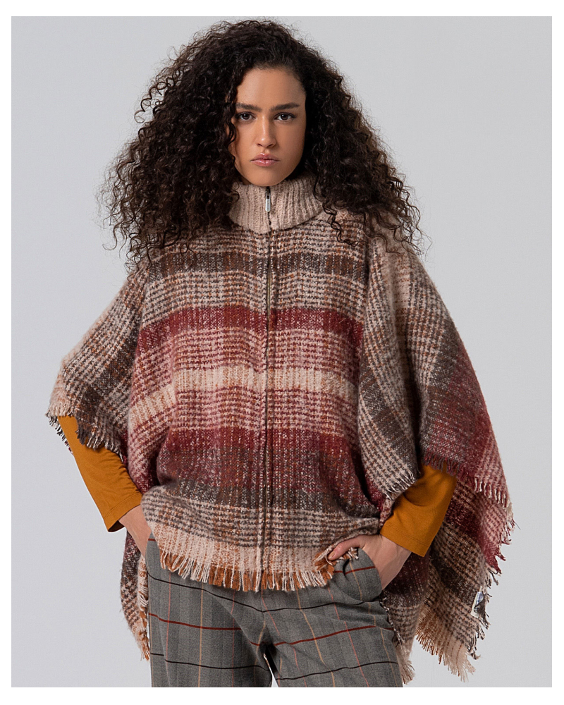 Poncho con cremallera GRANATE de Surkana