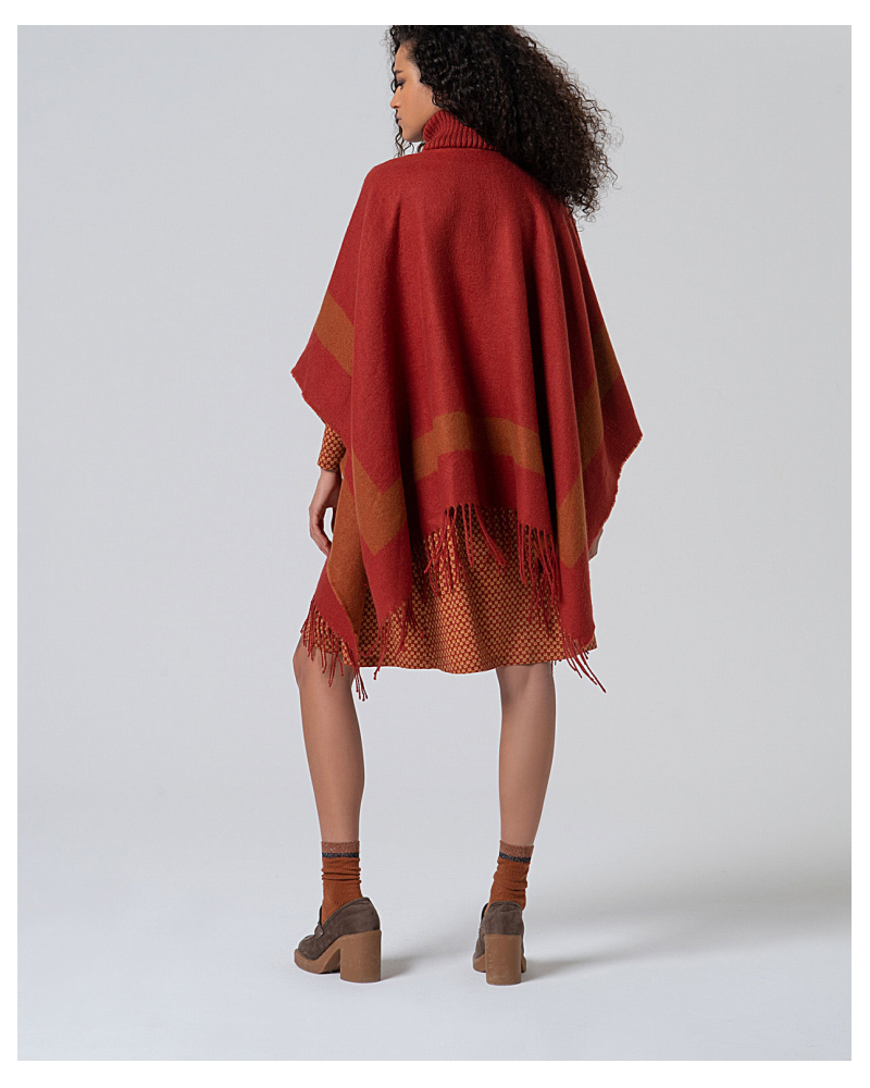 Poncho de punto GRANATE con cremallera de Surkana