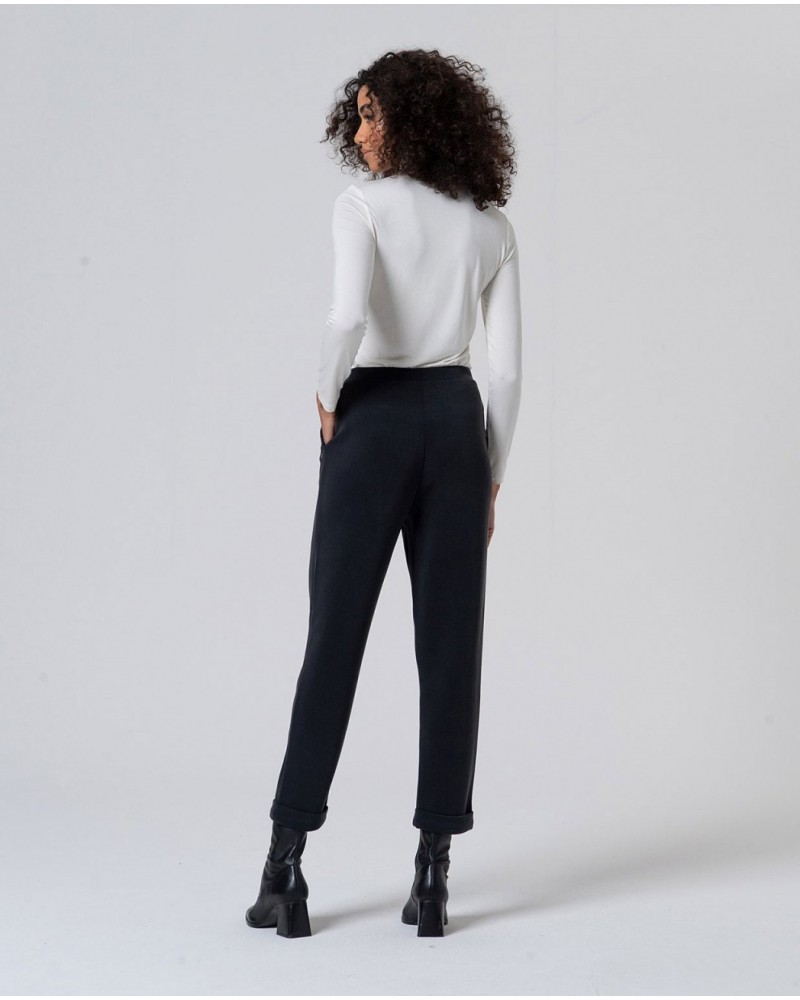 Pantalón jogger NEGRO de Surkana