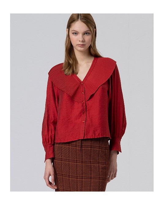 Camisa roja cuello pico de Surkana