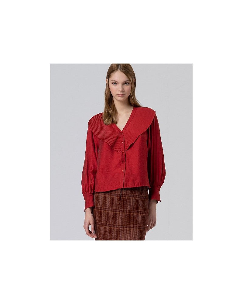 Camisa roja cuello pico de Surkana