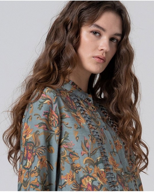 Blusa estampada cuello mao de Surkana