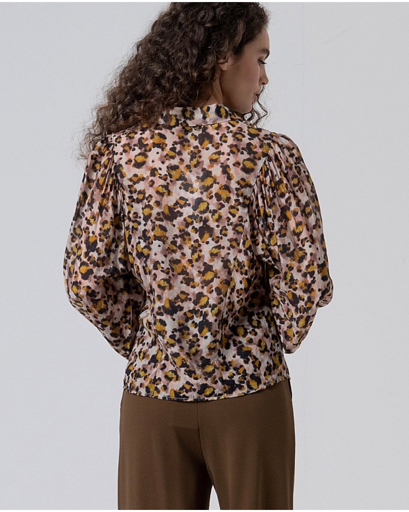 Camisa estampado leopardo de Surkana