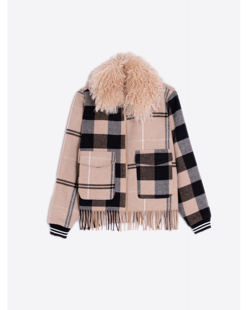 Chaqueta cuadros con flecos de Vilagallo
