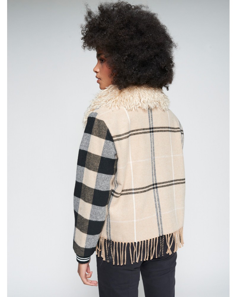 Chaqueta cuadros con flecos de Vilagallo
