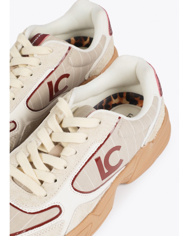 Deportiva con suela tipo running de Lola Casademunt