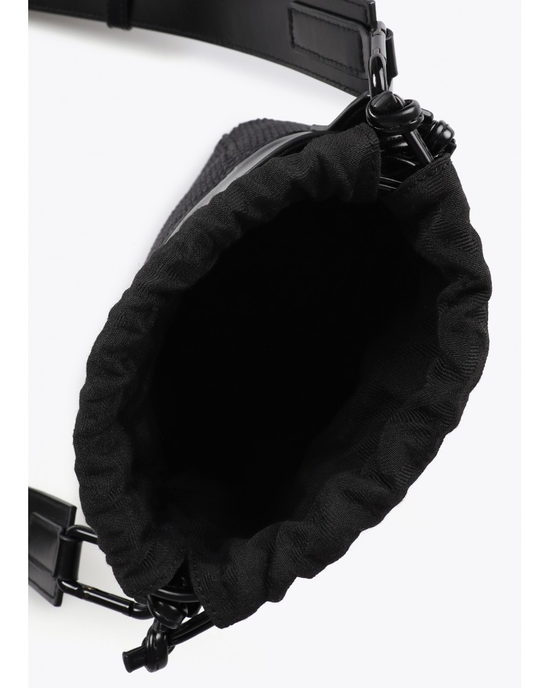 Bolso bombonera negra de Lola Casademunt