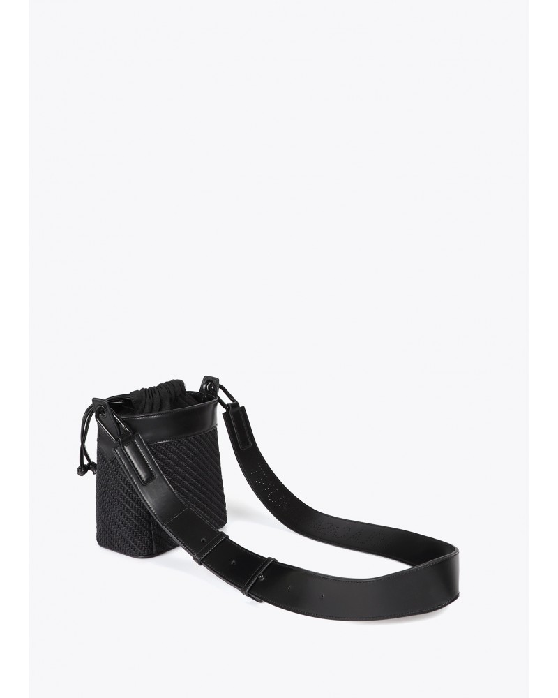 Bolso bombonera negra de Lola Casademunt