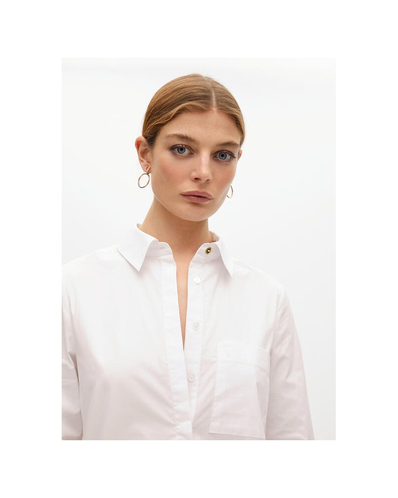 Camisa blanca popelin con botones de Lola Casademunt