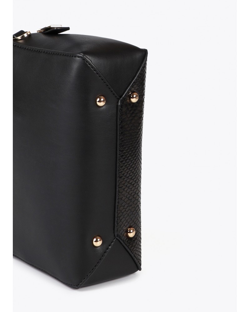 Bandolera negra de Lola Casademunt