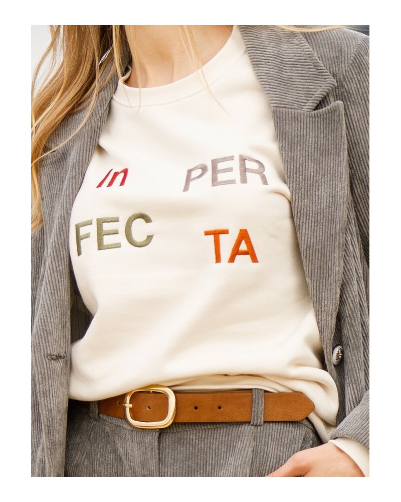 Sudadera letras bordadas de In Perfecta