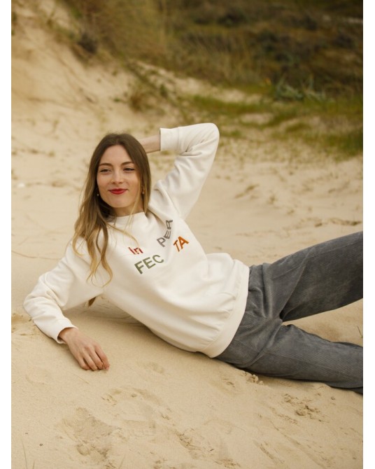 Sudadera letras bordadas de In Perfecta