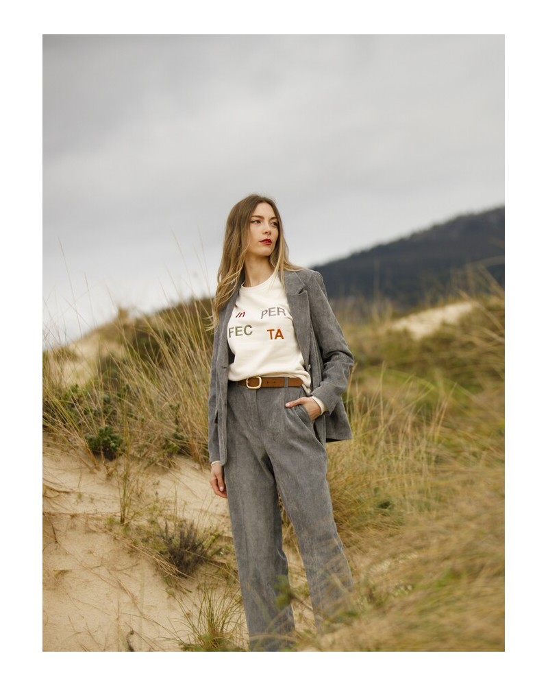 Sudadera letras bordadas de In Perfecta