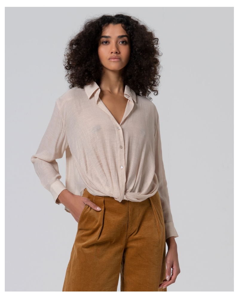 Blusa drapeada crudo de Surkana