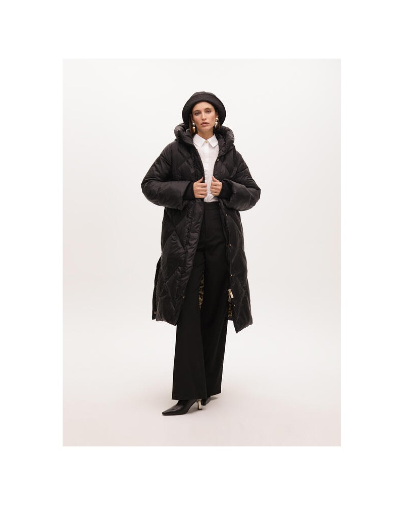 Anorak plumas capucha de Lola Casademunt