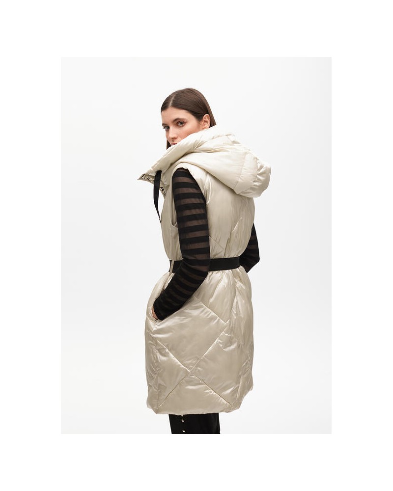 Chaleco acolchado capucha piedra de Lola Casademunt