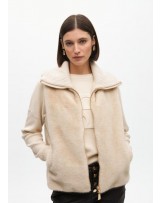 Chaleco pelo corto crudo de Lola Casademunt