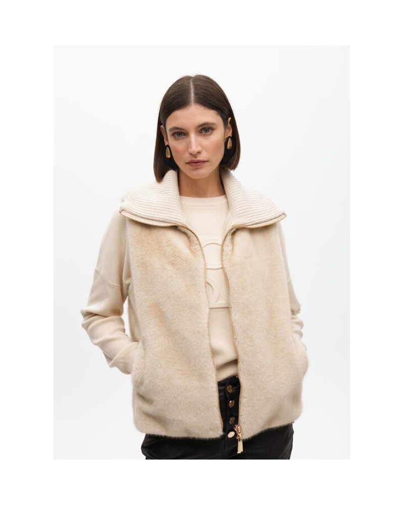 Chaleco pelo corto crudo de Lola Casademunt