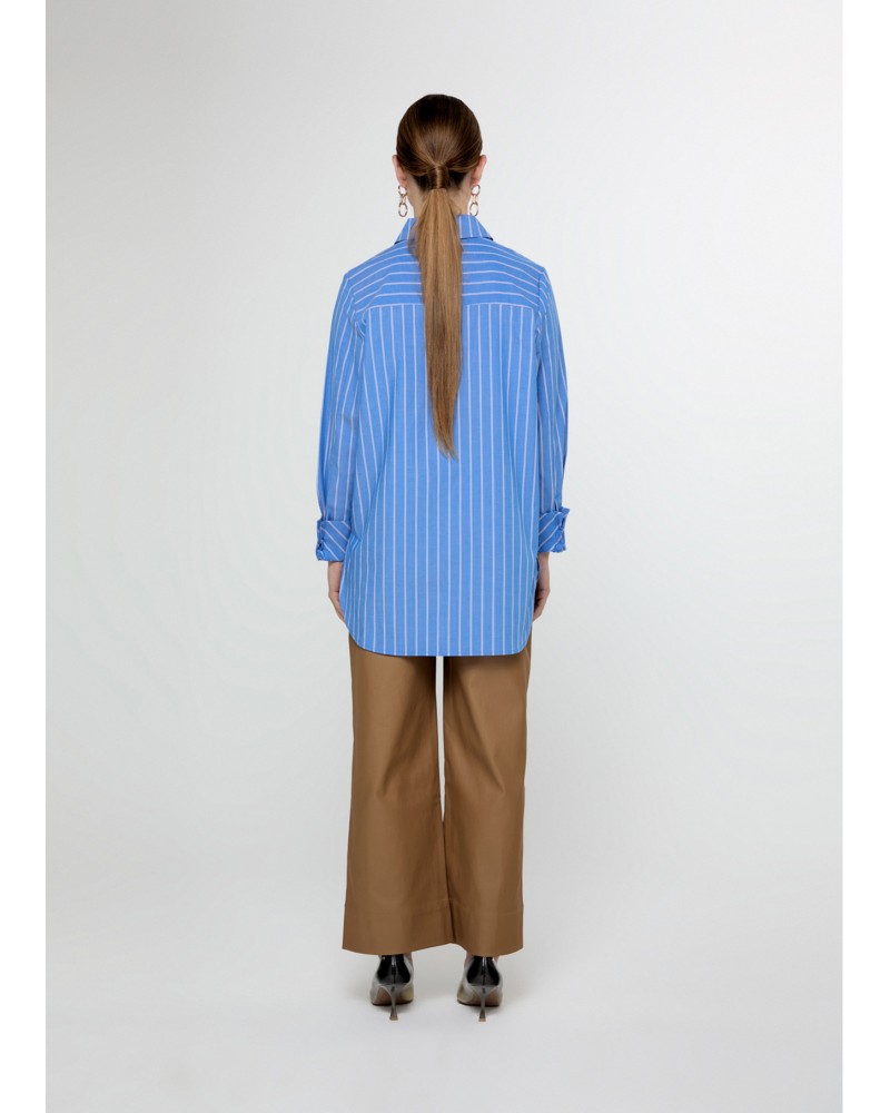 Camisa oversize azul rayas de Lola Casademunt