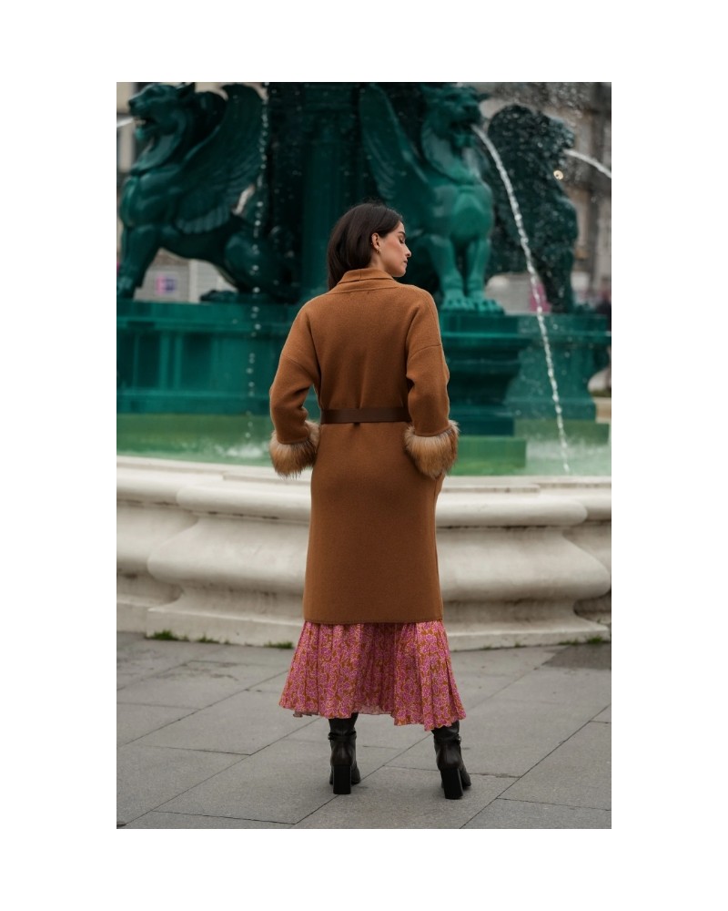 Chaqueta camel con pelo en mangas de Guimanos