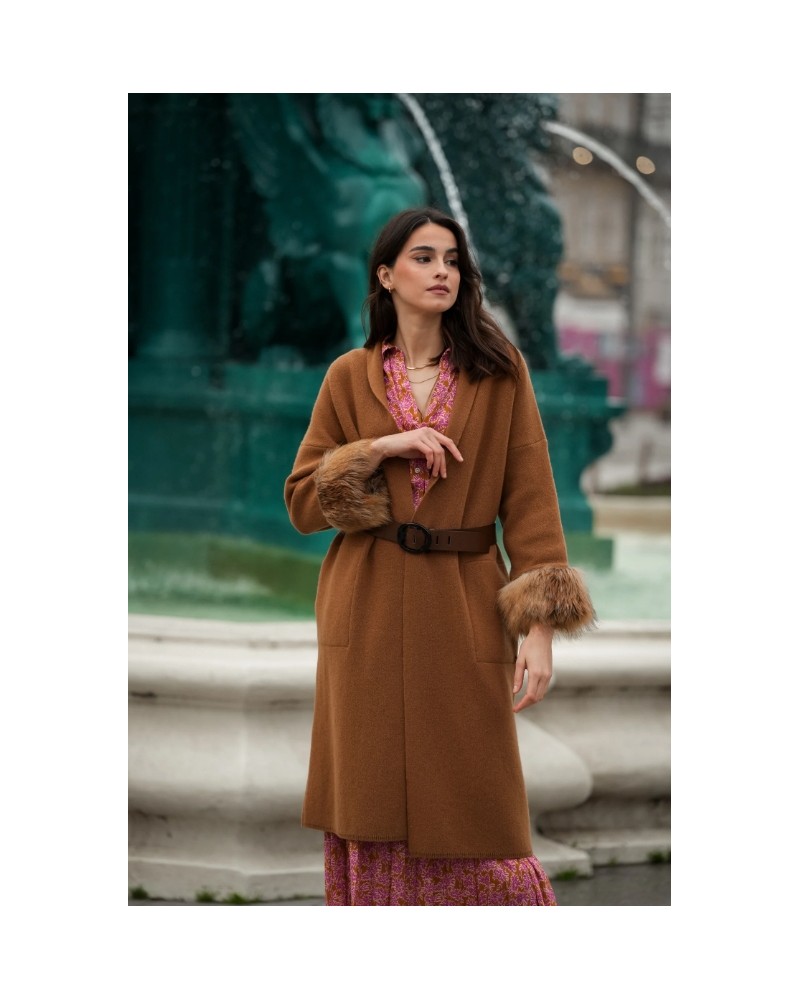 Chaqueta camel con pelo en mangas de Guimanos