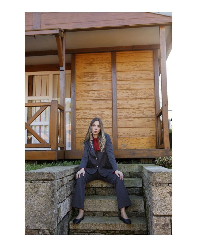 Blazer gris raya burdeos de In Perfecta