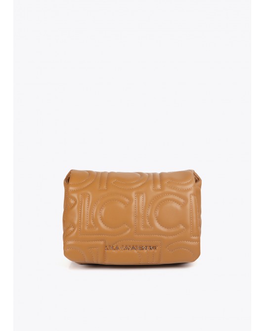 Bandolera CAMEL acolchada de Lola Casademunt