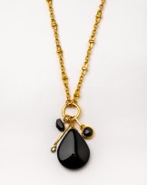 Collar largo con gemas negras de Velatti