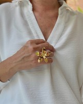 Anillo ajustable flor de Velatti