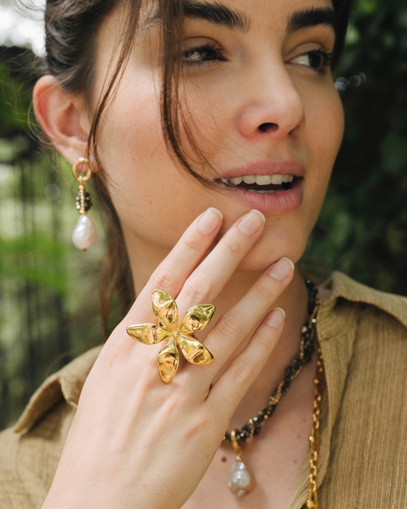 Anillo ajustable flor de Velatti