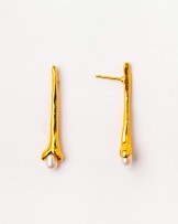 Pendientes baño en oro y perla de Velatti