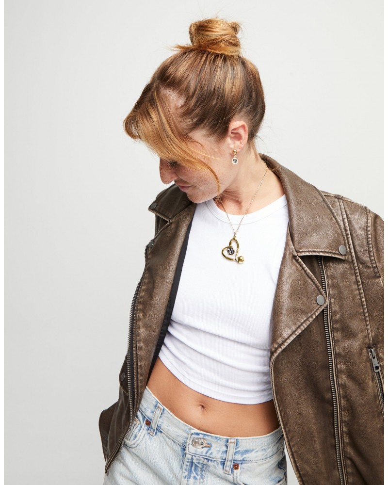 COLLAR CORTO CON CORAZON DORADO DE UNOde50