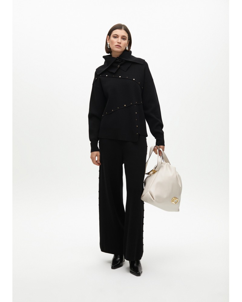Pantalòn negro tachas de Lola Casademunt