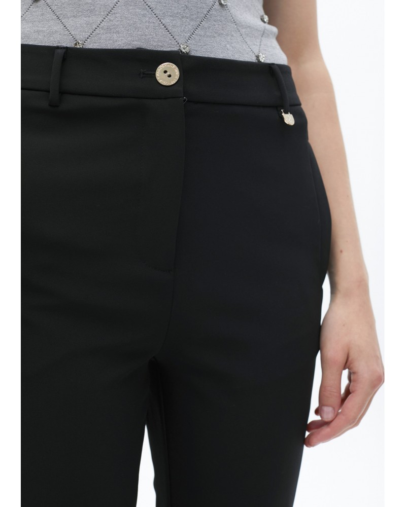 Pantalón básico negro de Lola Casademunt