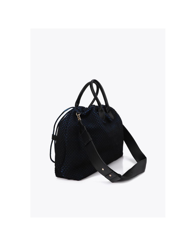 Bolso negro interior azul de Lola Casademunt