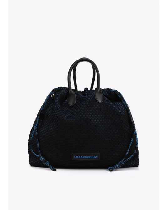 Bolso negro interior azul de Lola Casademunt