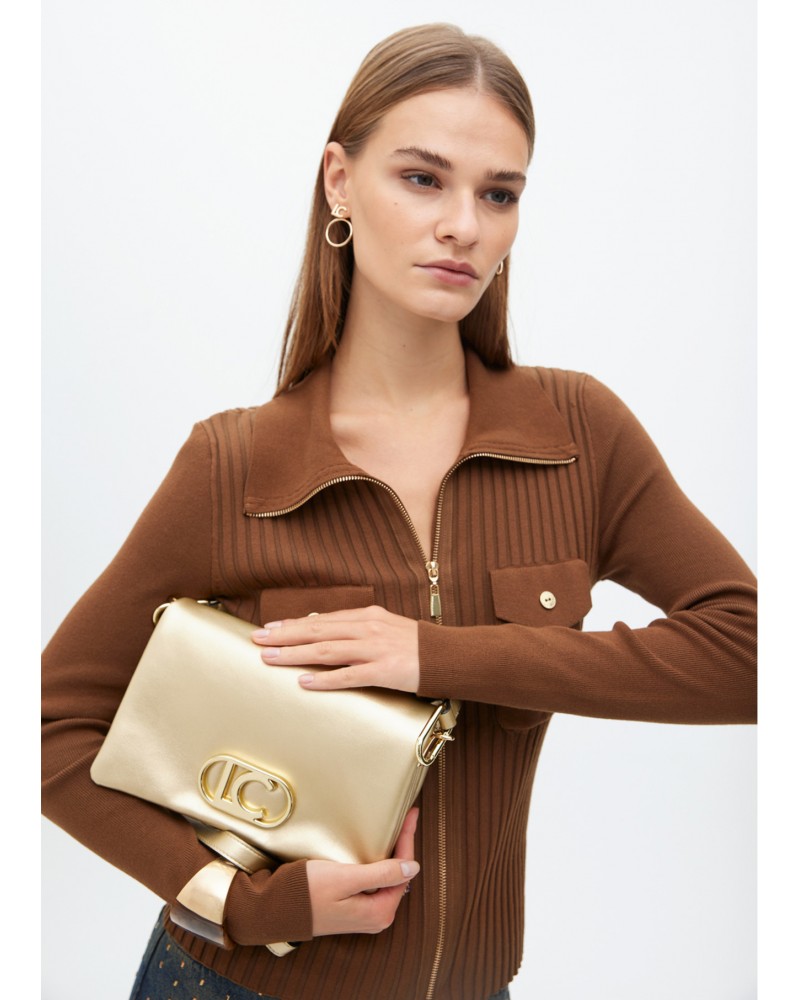 Bolso bandolera DORADO con solapa de Lola Casademunt