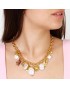 Collar con charms y perlas de Anartxy
