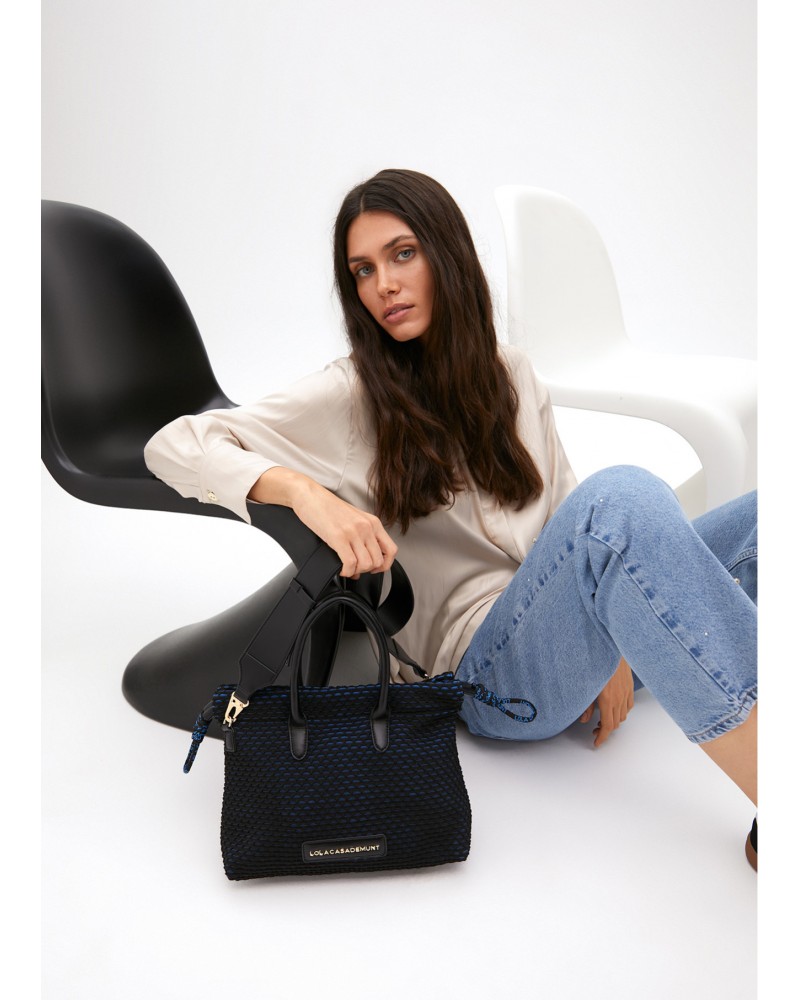 Bandolera tejido rejilla azul de Lola Casademunt