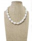 Collar perlas irregulares de Ssolo complementos